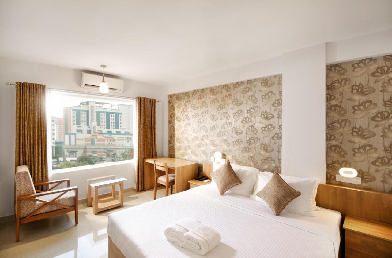 Sidra Pristine Hotel&Portico Halls Kochi Exterior foto