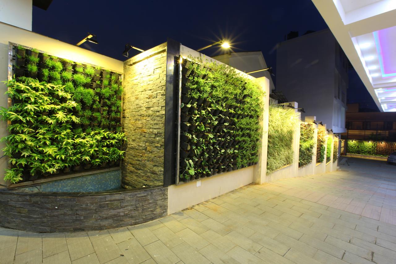 Sidra Pristine Hotel&Portico Halls Kochi Exterior foto