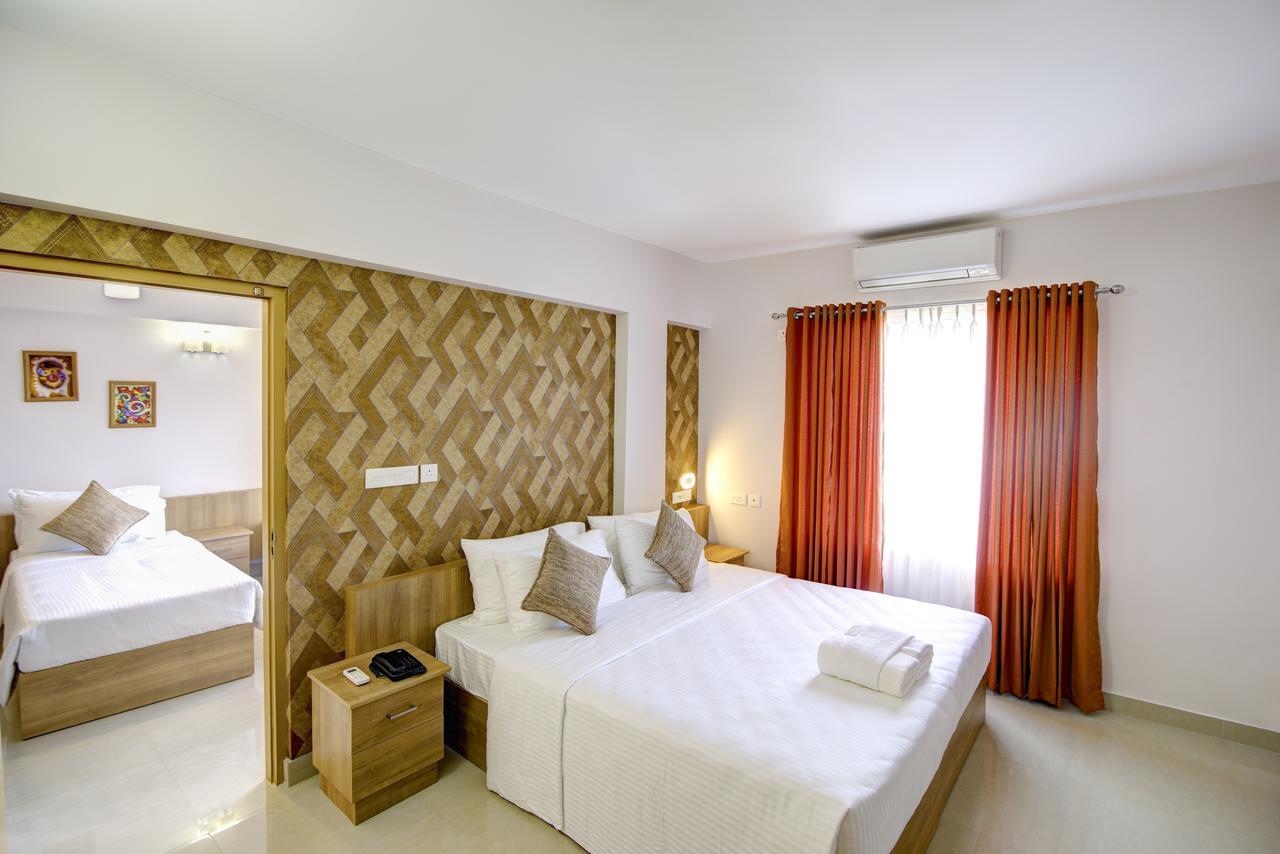 Sidra Pristine Hotel&Portico Halls Kochi Exterior foto