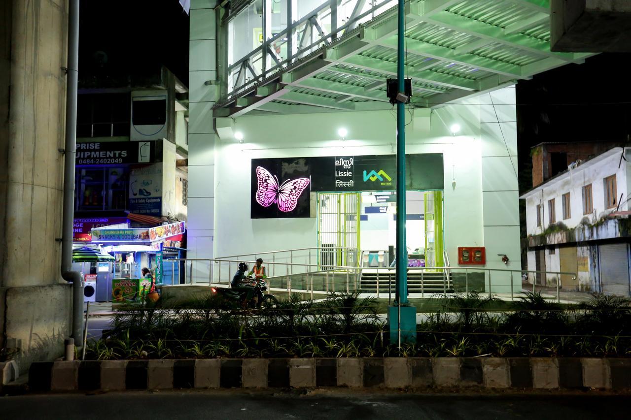 Sidra Pristine Hotel&Portico Halls Kochi Exterior foto
