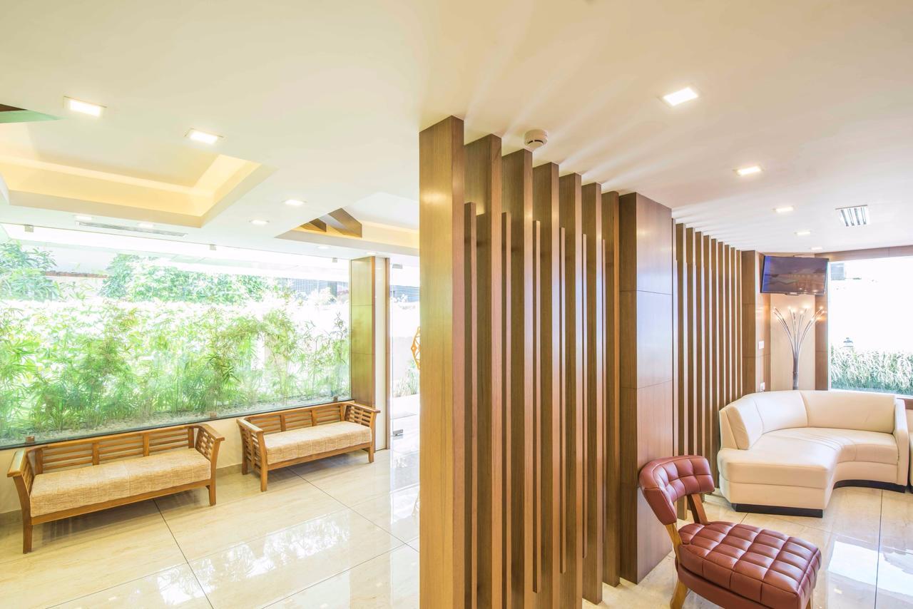 Sidra Pristine Hotel&Portico Halls Kochi Exterior foto